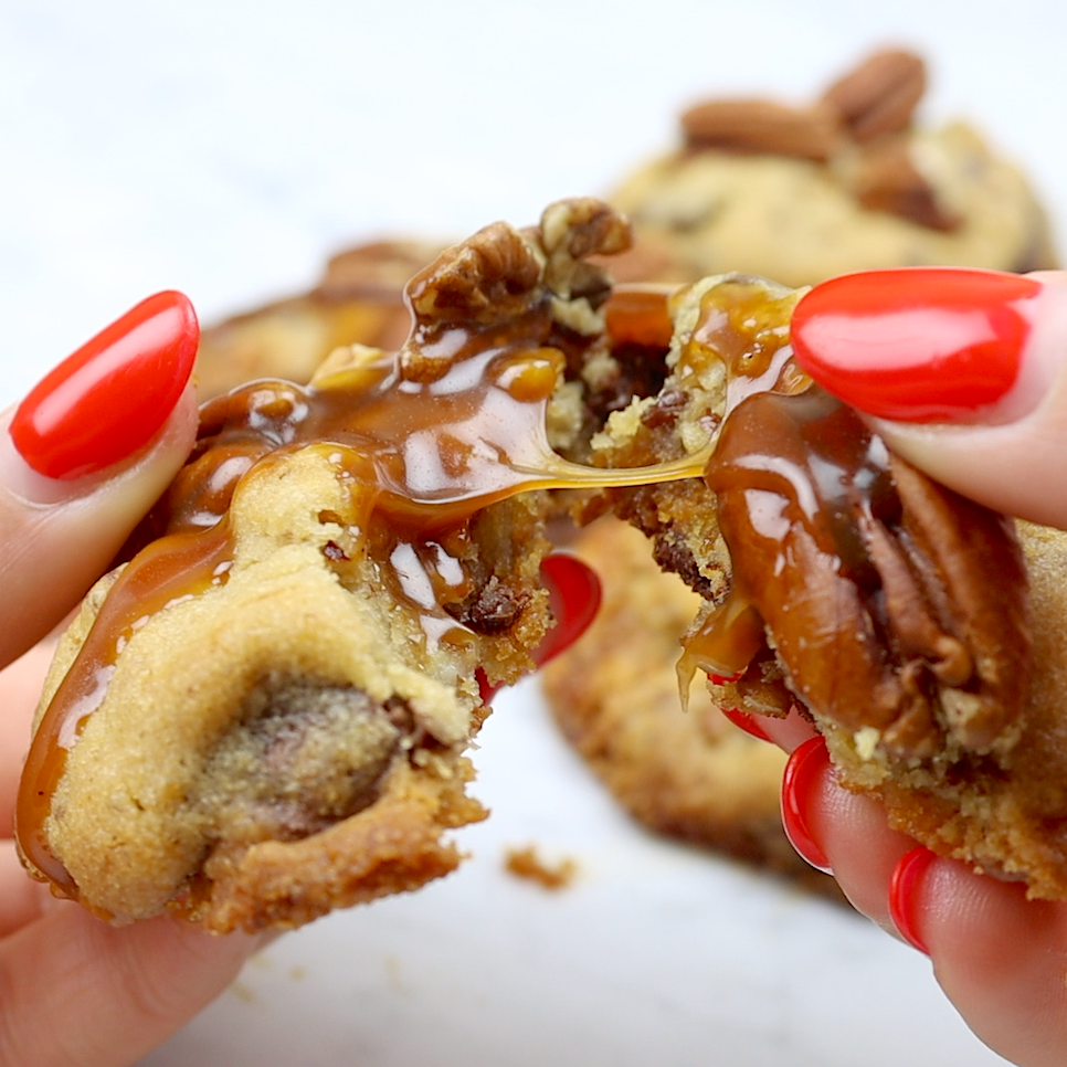 Chewy Chocolate Chip Caramel Cookies | How To Cuisine