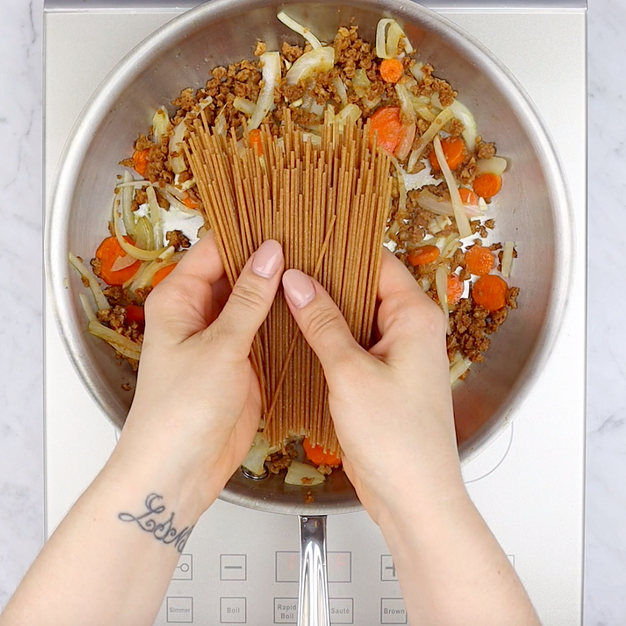 
            
                Load image into Gallery viewer, Cooking Delicious One-Pot Spaghetti Pasta | How To Cuisine
            
        